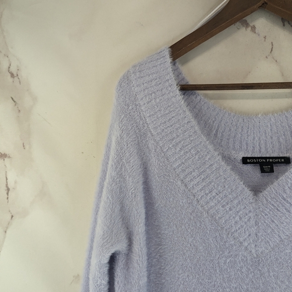 Boston Proper Sweater Womens Medium Purple Fuzzy Eyelash Slouchy Shoulder V Neck - Picture 2 of 9